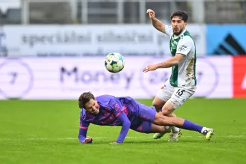 Čermák z Boheminas padá v souboji s jabloneckým Sedláčkem