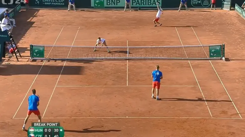 Rosol s Jebavým přišli o vedení 2:0 na sety a čtyřhru prohráli