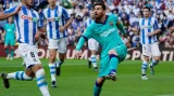 Lionel Messi z Barcelony v utkání v San Sebastianu