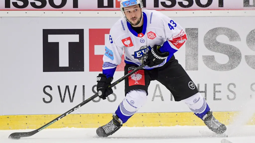 Jan Kovář v dresu EV Zug