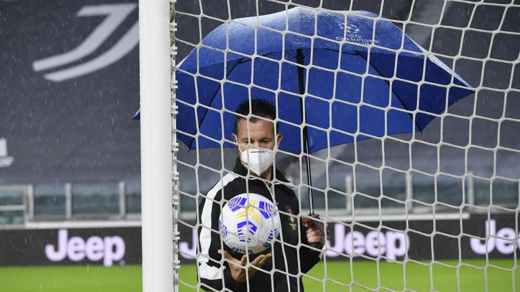 Rozhodčí kontumovaného duelu Juventusu s Neapolí