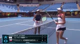 Vondroušová v Austrálii vypadla, Halepová jde dál