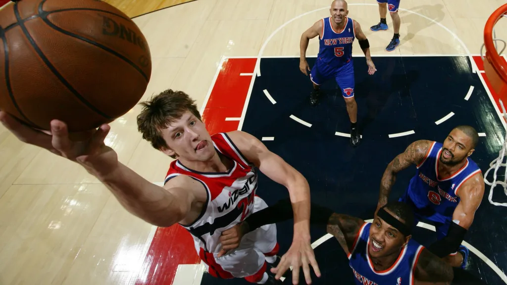 Jan Veselý proti New York Knicks