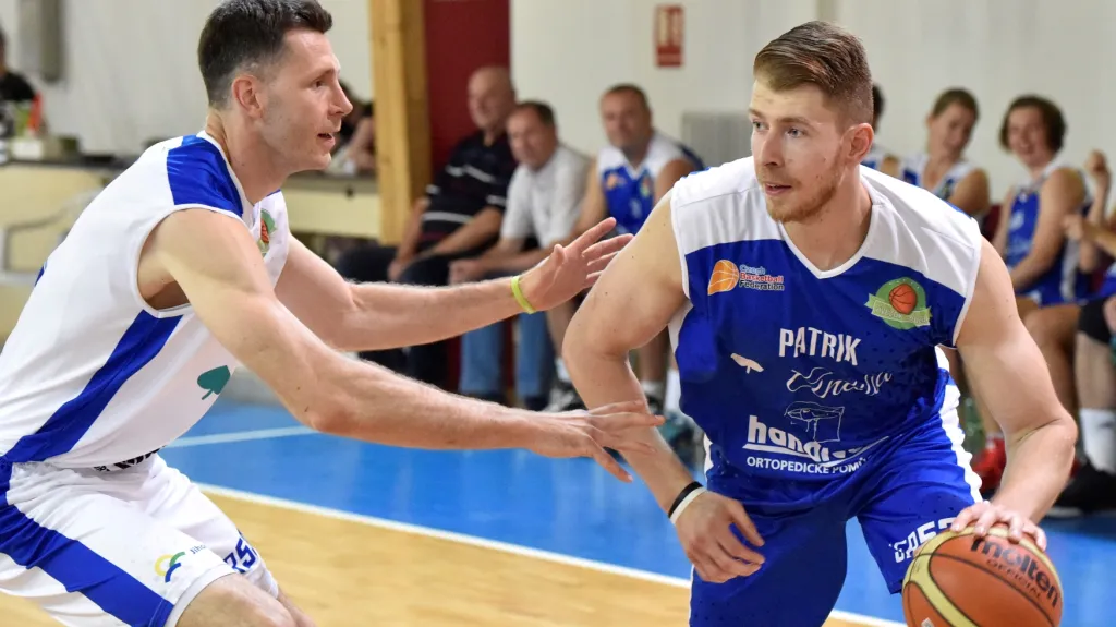 Exhibice v Žabovřeskách se zúčastnil i Petr Benda