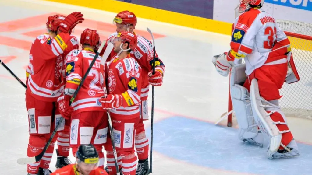 Radost hráčů Třince v utkání s Olomoucí