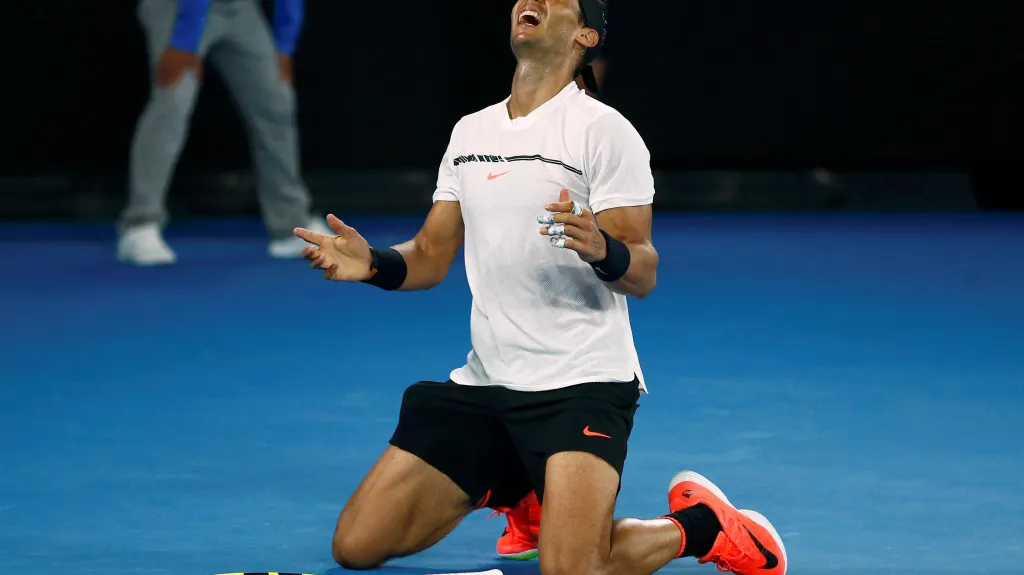 Slavící Rafael Nadal