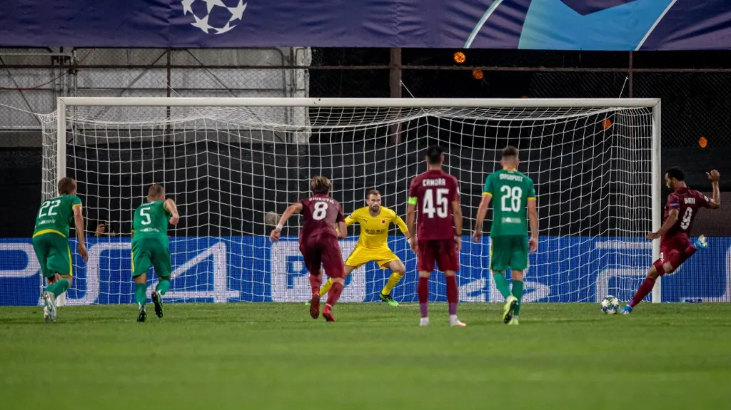 Ondřej Kolář v akci proti Kluži