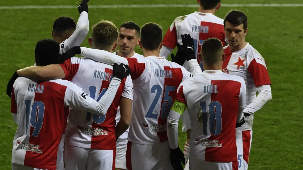 Radost hráčů Slavie z trefy Kuchty