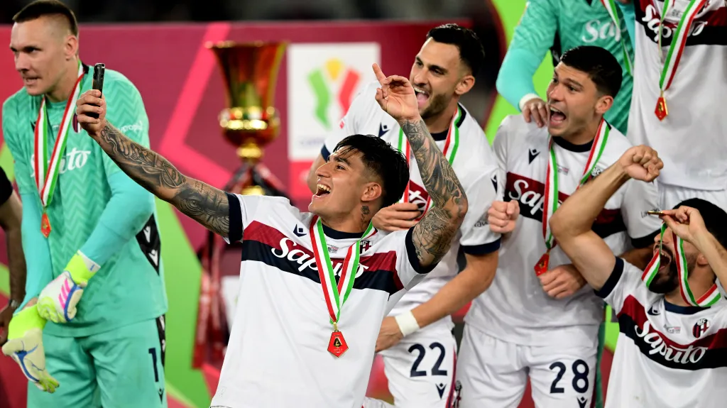 Vítězné selfie fotbalistů Boloni