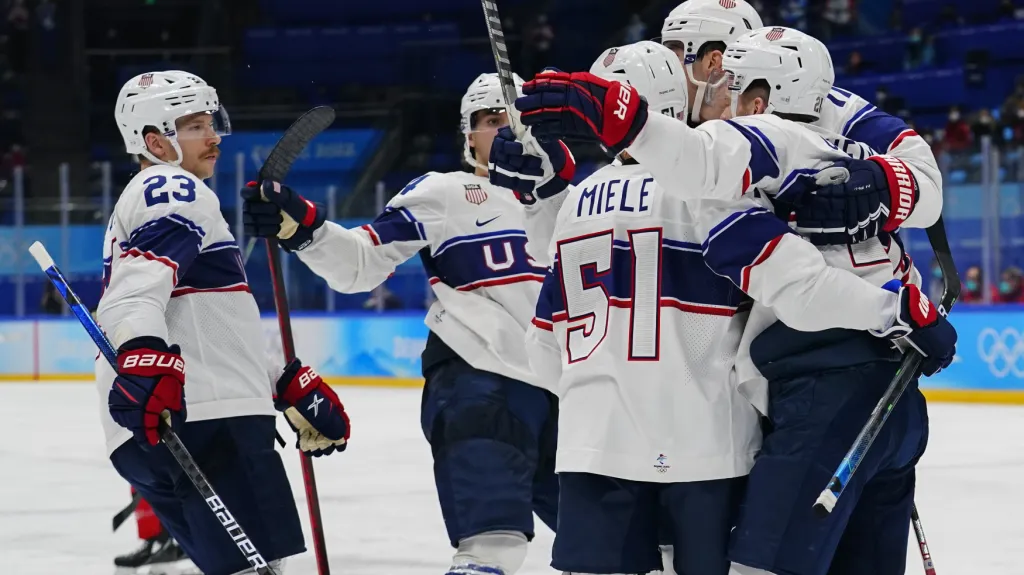Radost hokejistů USA