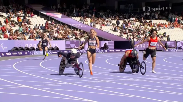 Světový rekord čínské štafety v rozběhu na 4x100 m