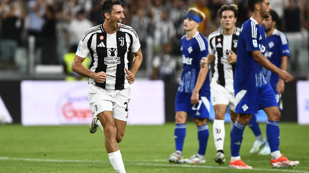 Andrea Cambiaso z Juventusu oslavuje gól v Serii A