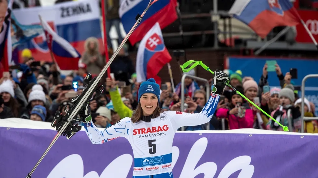 Slovenka Petra Vlhová slaví triumf v závodu SP