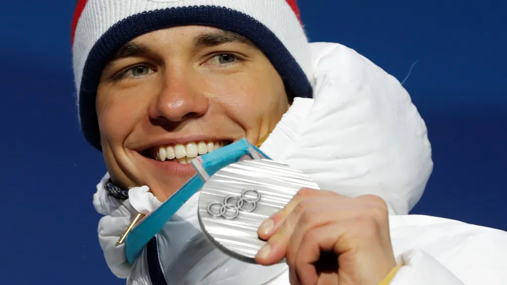 Michal Krčmář se stříbrnou medailí z olympiády z Pchjongčchangu