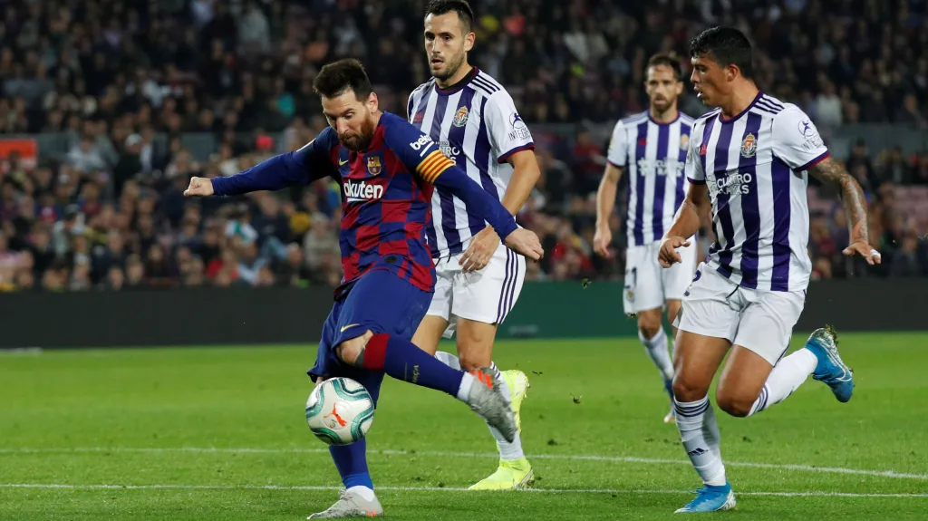 Hvězda Barcelony Lionel Messi proti Valladolidu
