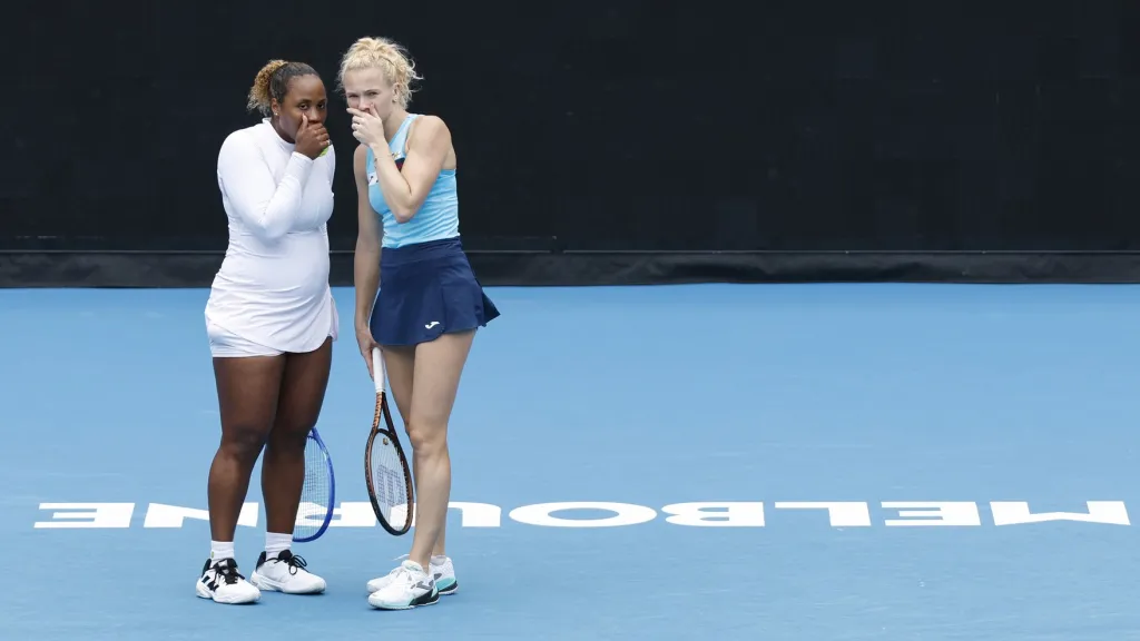 Kateřina Siniaková s Taylor Townsendovou