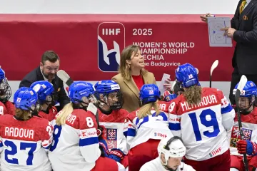 Trenérka Carla MacLeodová