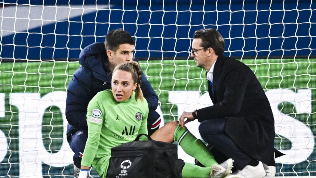 Zraněná brankářka Barbora Votíková z Paris St. Germain
