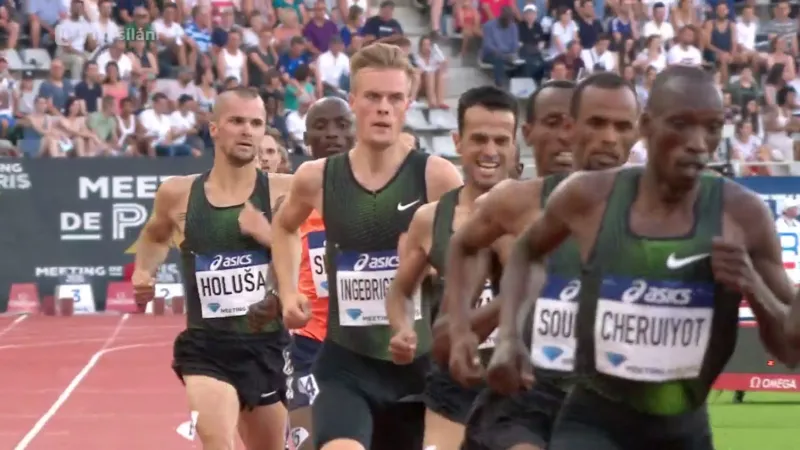 Nový český mílařský rekord Jakuba Holuši