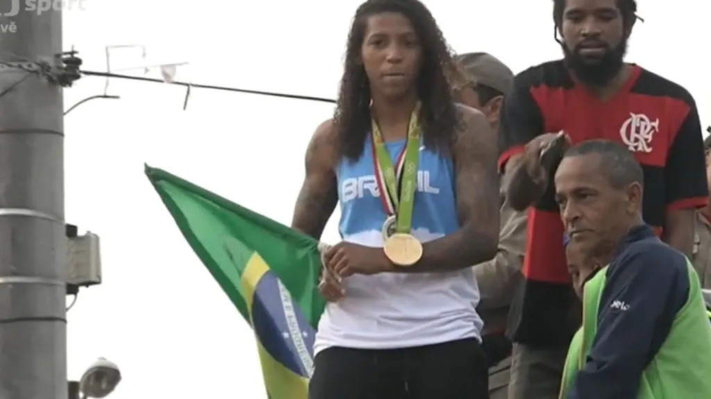 Judistka Silvaová přivezla ukázat zlatou medaili do rodné favely