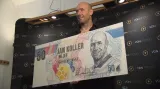 Koller dostal k padesátinám pamětní bankovku
