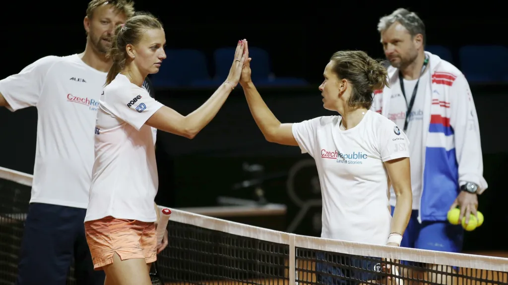 České tenistky během tréninku ve Stuttgartu