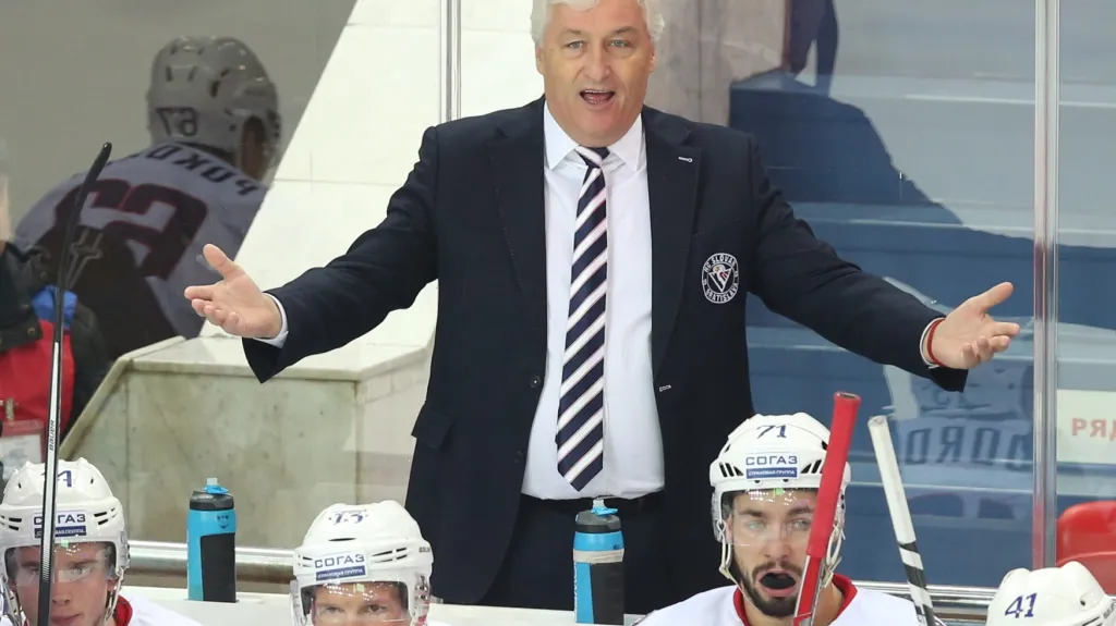 Trenér Miloš Říha na lavičce Slovanu Bratislava