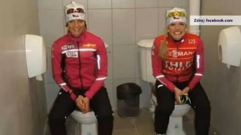 Gabriela Soukalová a Jitka Landová na "dvojzáchodě" v Soči