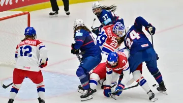 Sestřih semifinále MS žen USA – Česko