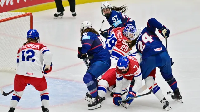 Sestřih semifinále MS žen USA – Česko