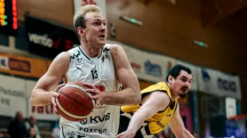 Ve čtvrtfinále play-off basketbalové ligy mužů zdolaly Pardubice Písek 99:81