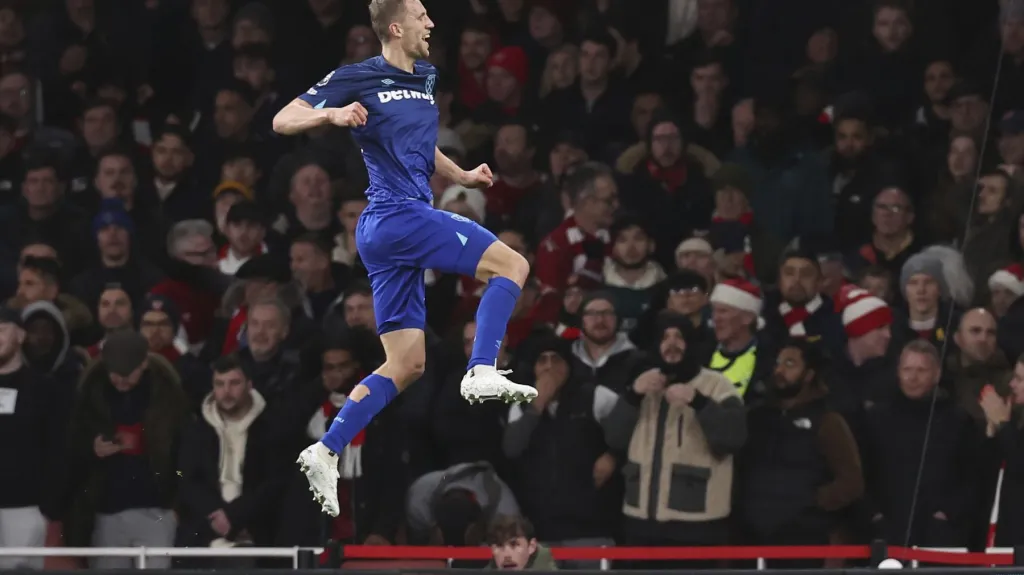 Tomáš Souček slaví gól do sítě Arsenalu