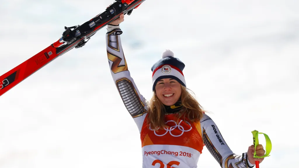Ester Ledecká slaví vítězství v super-G