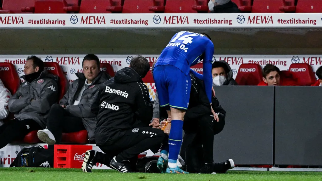 Patrik Schick musel kvůli svalovému zranění odstoupit ze zápasu s Mohučí