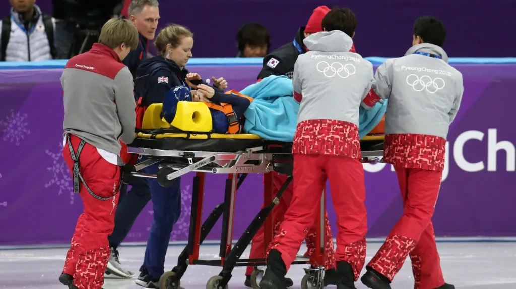 Britce Christieové museli z ledu pomáhat lékaři