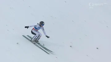 Závěr závodu skokanek na lyžích ve Willingenu