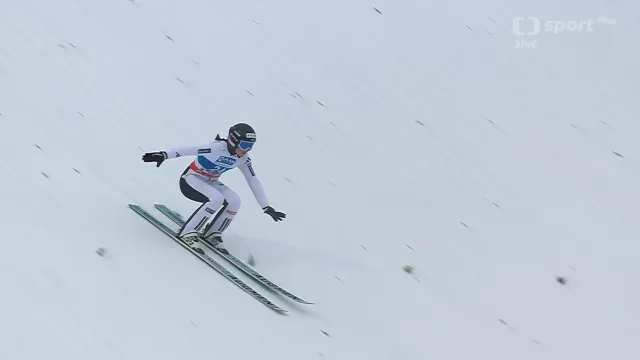 Závěr závodu skokanek na lyžích ve Willingenu