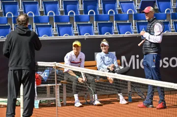 Petr Pála s Terezou Martincovou a Markétou Vondroušovou