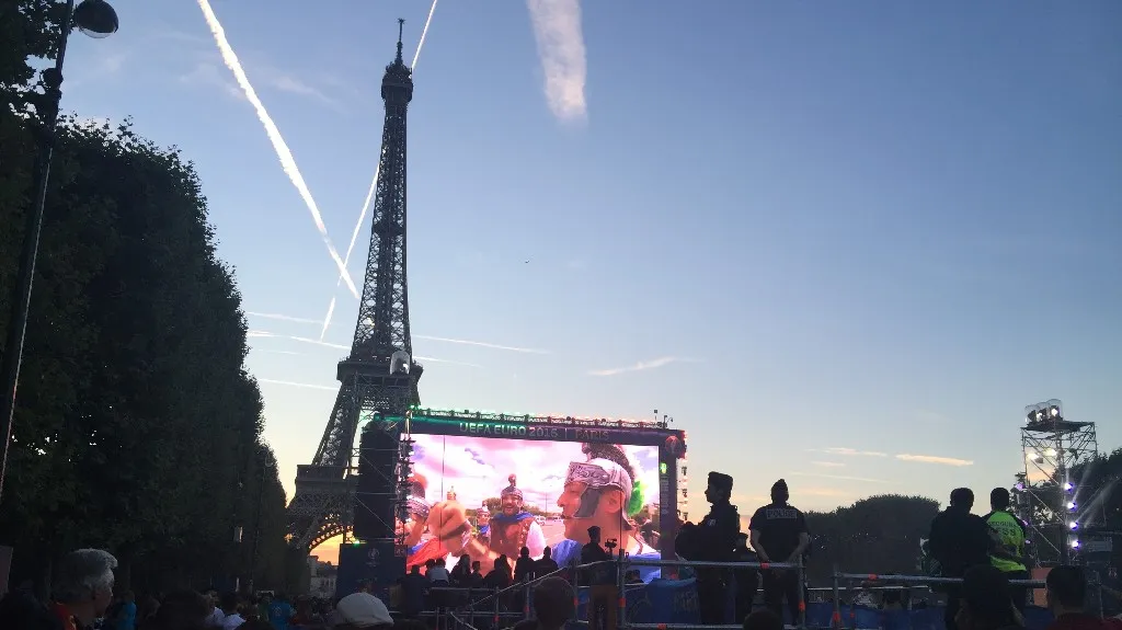 Fanzóna Eura v Paříži