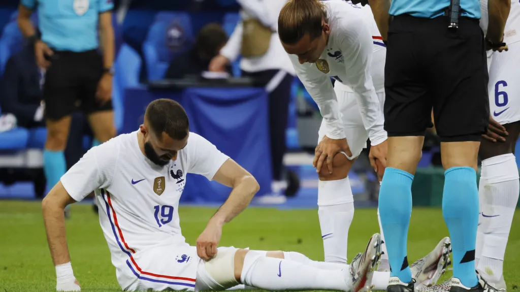 Zraněný Karim Benzema