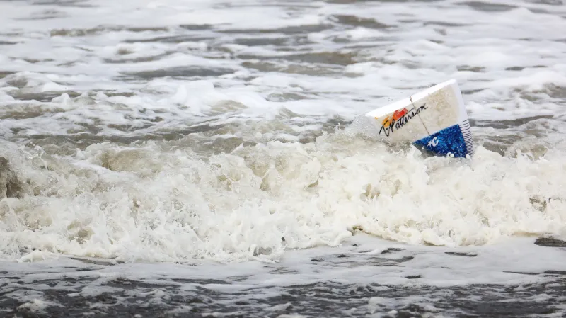 Zlomený surf Itala Ferreiry