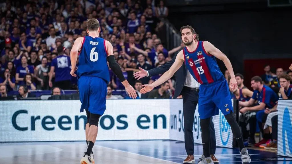 Jan Veselý a Tomáš Satoranský v semifinále ACB ligy