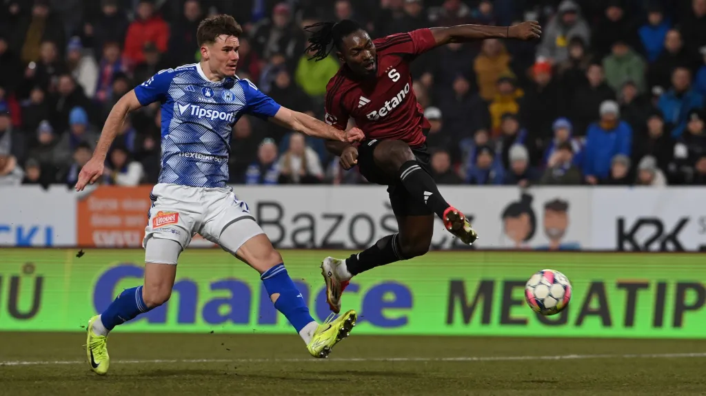 Victor Olatunji skóruje proti Olomouci