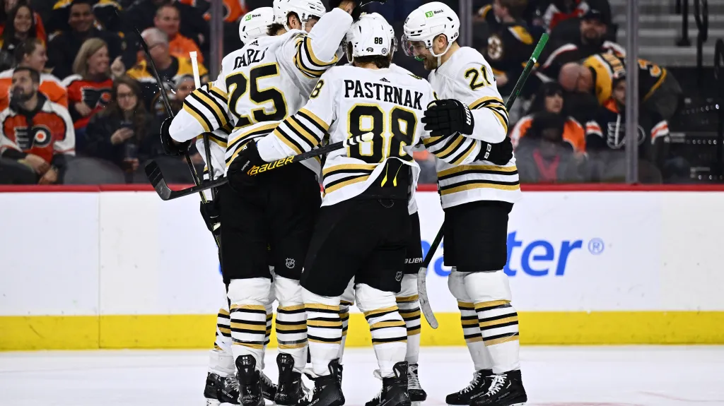 David Pastrňák se spoluhráči