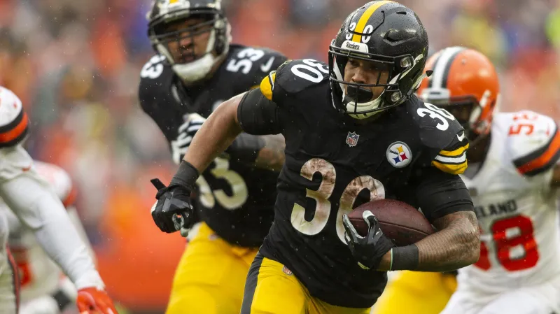 James Conner uniká obraně Clevelandu