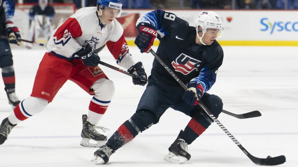 Jakub Pour stíhá Jacka Druryho