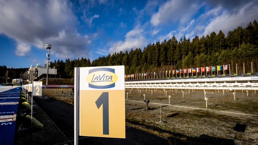 Sníh na tratích v Novém Městě na Moravě rychle taje