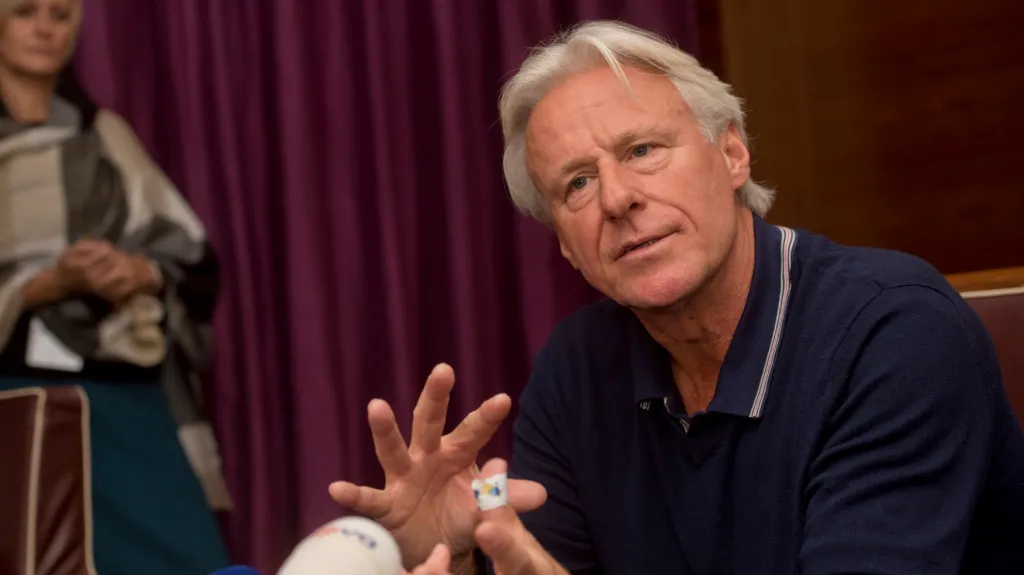 Björn Borg po příletu do Prahy na Laver Cup
