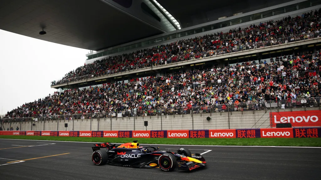 Max Verstappen vyhrál Velkou cenu Číny