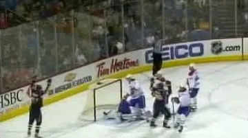 Bonk dává za Nashville druhý gól